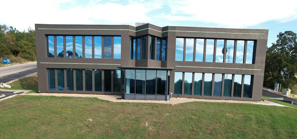 101 State Drive Suite H, Hollister, MO 65672