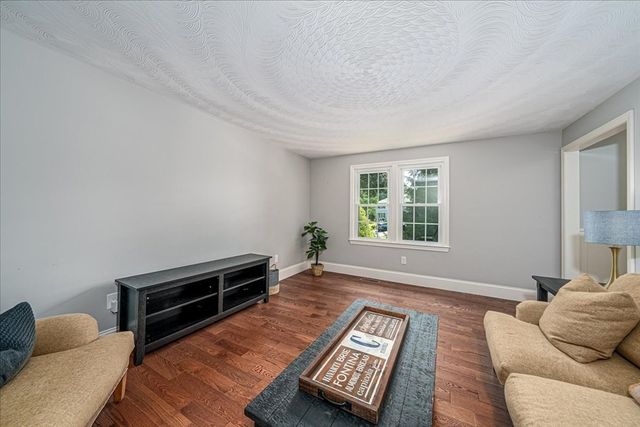 2 Tammie Rd, Hopedale, MA 01747