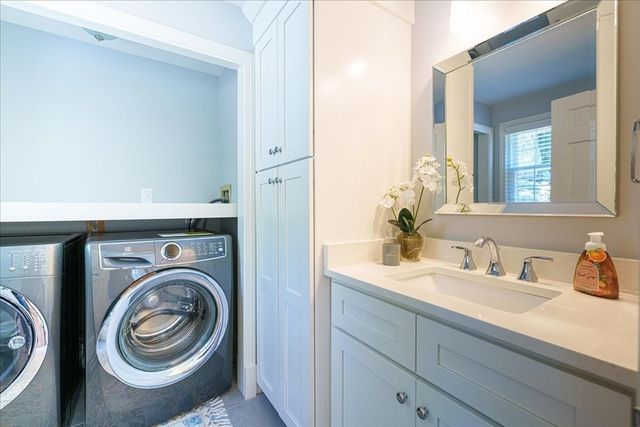 2 Tammie Rd, Hopedale, MA 01747