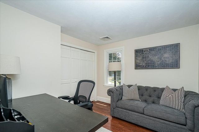 2 Tammie Rd, Hopedale, MA 01747