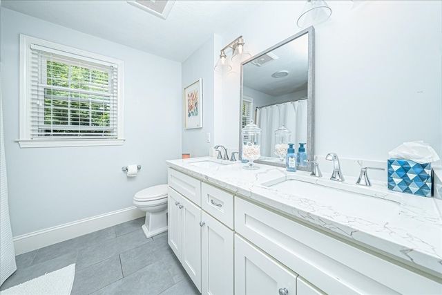 2 Tammie Rd, Hopedale, MA 01747