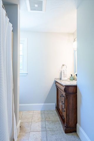 2 Tammie Rd, Hopedale, MA 01747