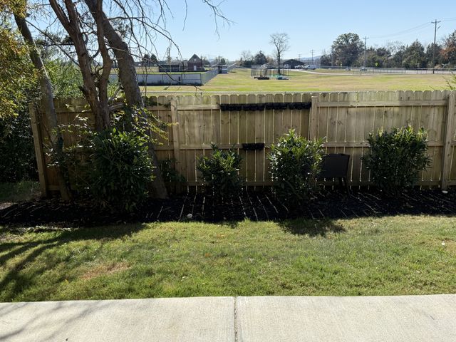 102 Cecil Rd, Lebanon, TN 37087