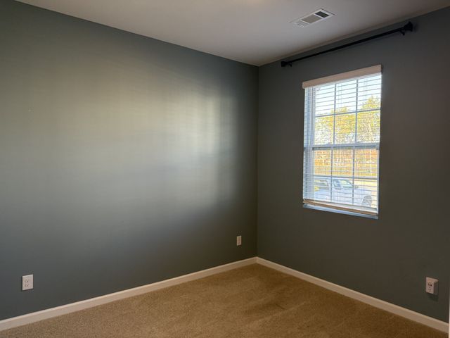 102 Cecil Rd, Lebanon, TN 37087