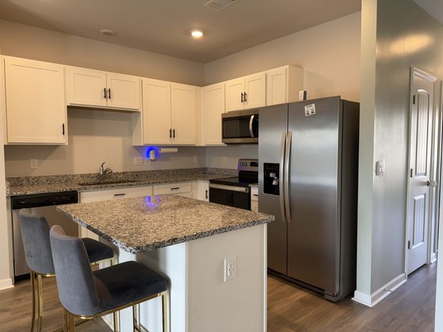 102 Cecil Rd, Lebanon, TN 37087