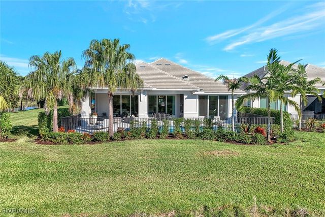 3344 Kumamoto LN, Naples, FL 34114