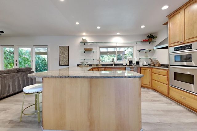 909 Newcastle Ct, Modesto, CA 95355