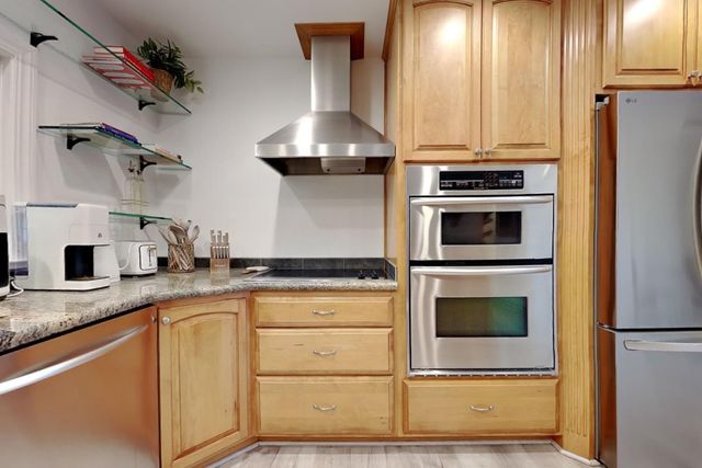 909 Newcastle Ct, Modesto, CA 95355