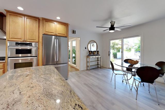 909 Newcastle Ct, Modesto, CA 95355