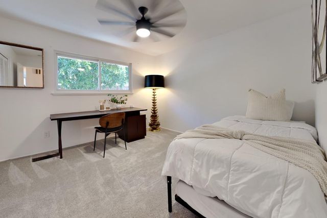 909 Newcastle Ct, Modesto, CA 95355
