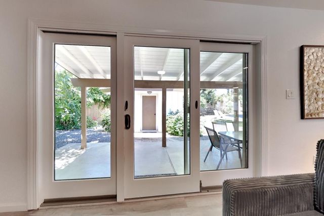 909 Newcastle Ct, Modesto, CA 95355