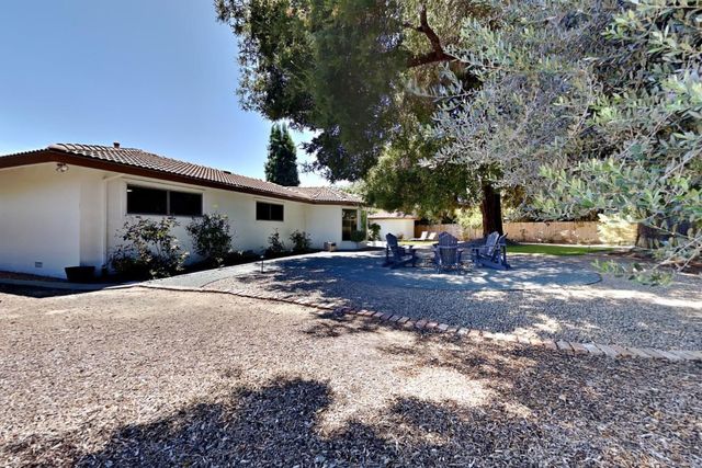 909 Newcastle Ct, Modesto, CA 95355