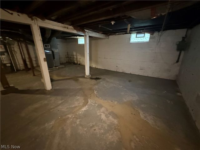 130 E Emerling Avenue, Akron, OH 44301