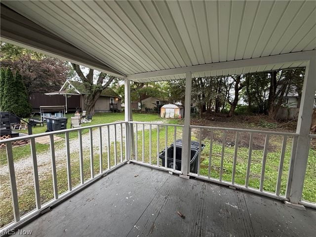 130 E Emerling Avenue, Akron, OH 44301