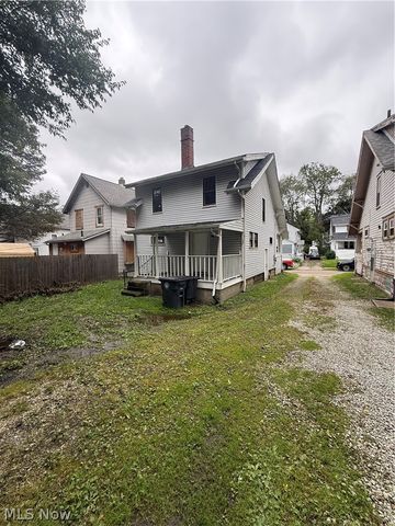 130 E Emerling Avenue, Akron, OH 44301