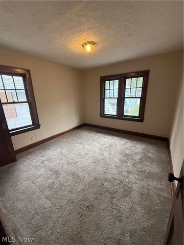 130 E Emerling Avenue, Akron, OH 44301