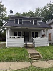 130 E Emerling Avenue, Akron, OH 44301