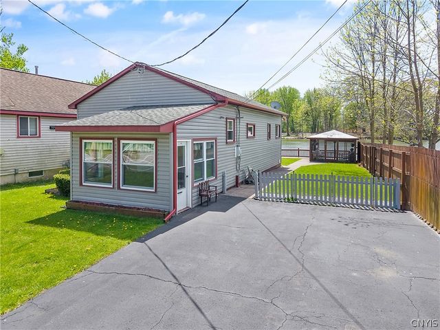 3362- 3363 Hayes Road, Lysander, NY 13027