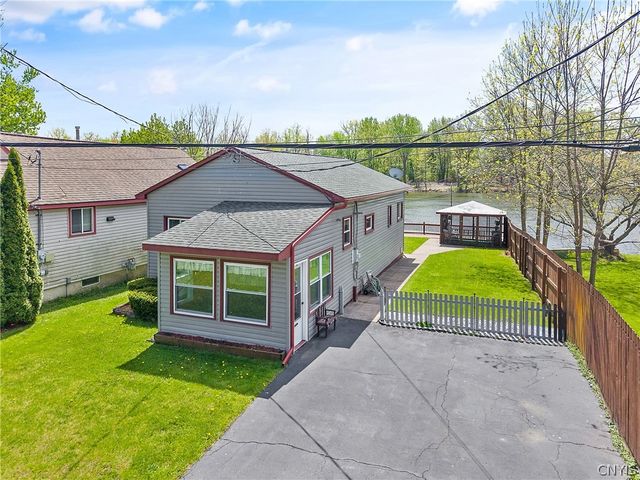 3362- 3363 Hayes Road, Lysander, NY 13027