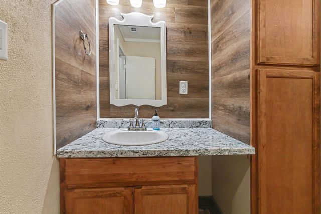 615 Elk Drive, Crosby, TX 77532