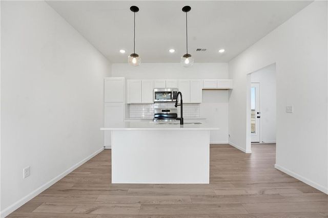 12416 E Acacia Drive, Lee's Summit, MO 64086