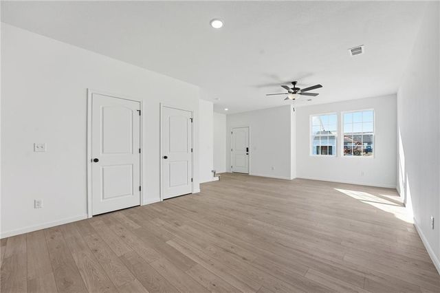 12416 E Acacia Drive, Lee's Summit, MO 64086