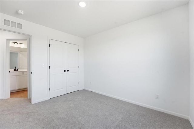 12416 E Acacia Drive, Lee's Summit, MO 64086