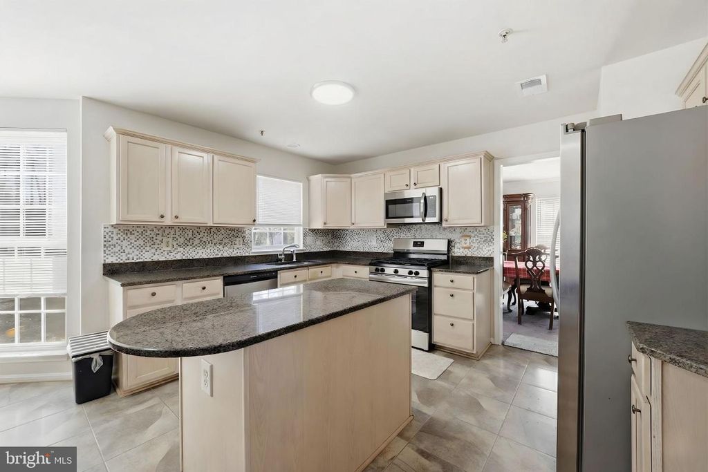 Image 3 of property listing at 6203 WOOD POINTE DR, Glenn Dale, MD 20769