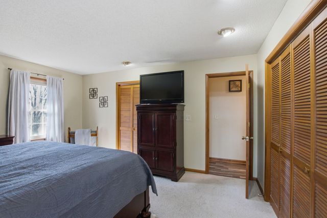 303 Kelly Dr, Decherd, TN 37324