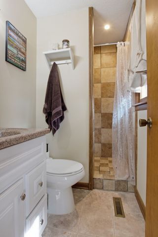 303 Kelly Dr, Decherd, TN 37324