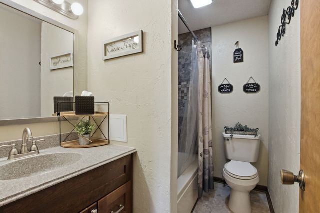 303 Kelly Dr, Decherd, TN 37324