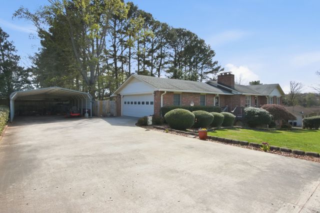 303 Kelly Dr, Decherd, TN 37324