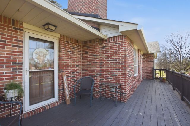 303 Kelly Dr, Decherd, TN 37324