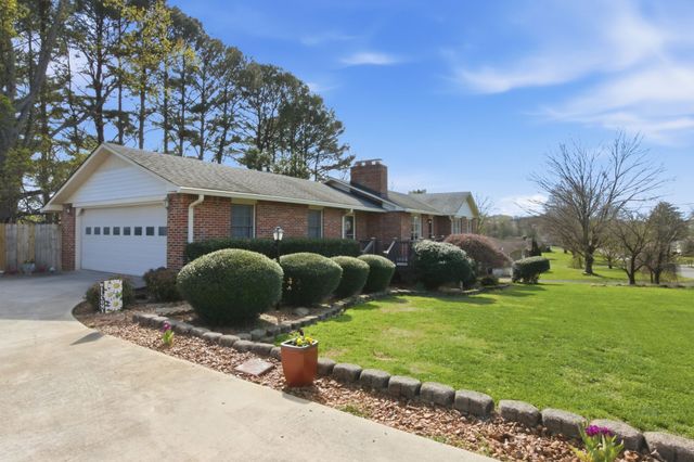 303 Kelly Dr, Decherd, TN 37324