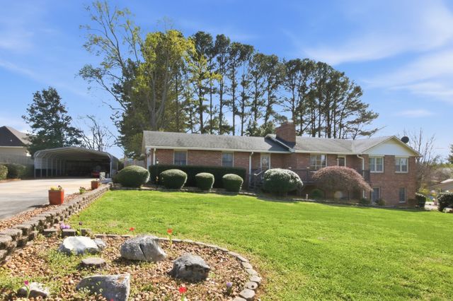 303 Kelly Dr, Decherd, TN 37324