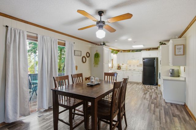 303 Kelly Dr, Decherd, TN 37324