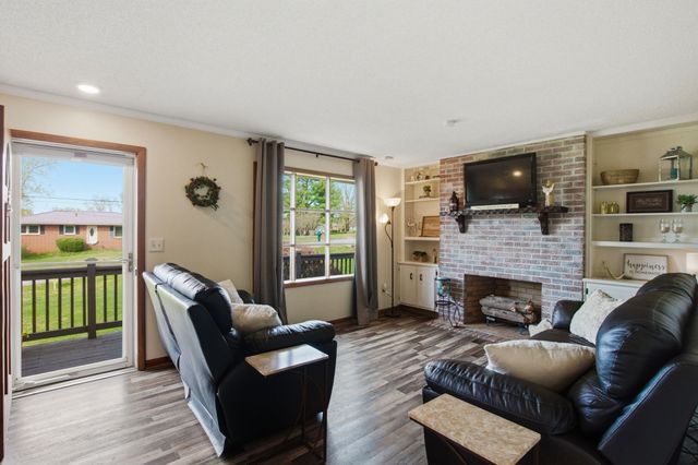 303 Kelly Dr, Decherd, TN 37324