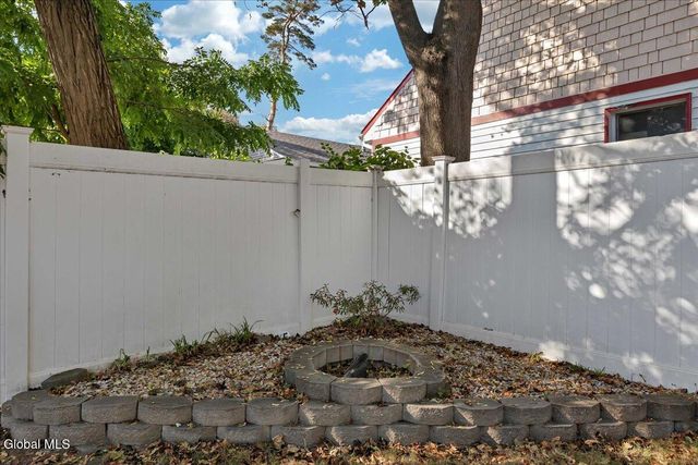 1659 Eastern Parkway, Schenectady, NY 12309