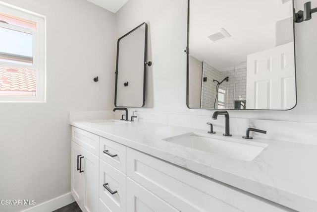 493 Messina Place, Oak Park, CA 91377