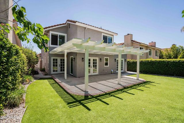 493 Messina Place, Oak Park, CA 91377