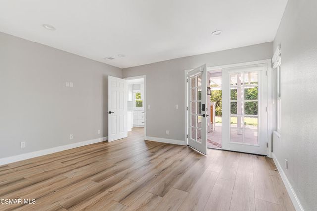 493 Messina Place, Oak Park, CA 91377