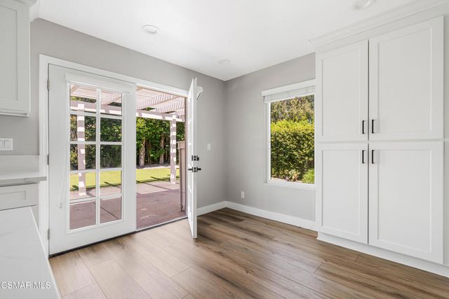 493 Messina Place, Oak Park, CA 91377