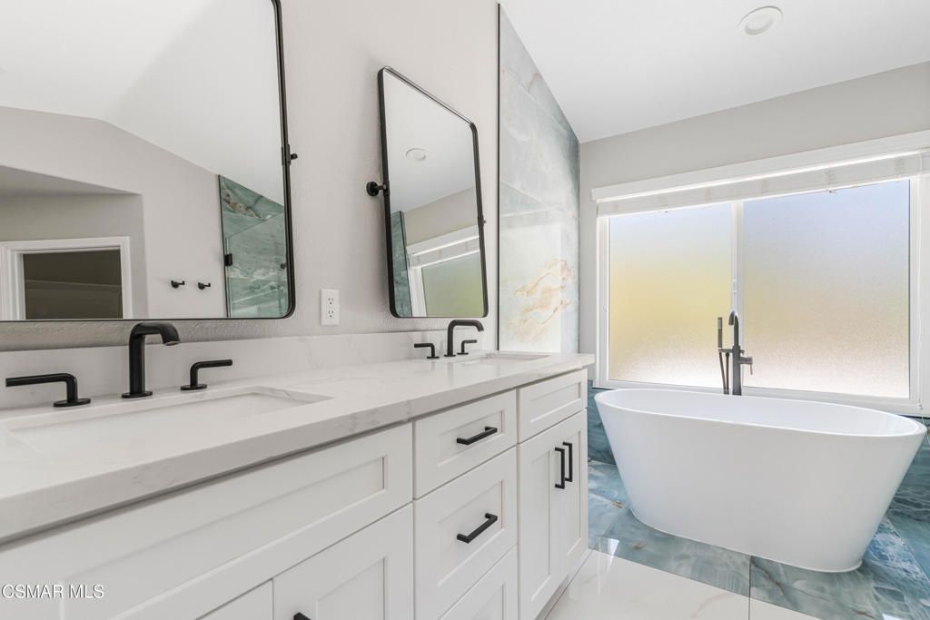 Image 16 of property listing at 493 Messina Place, Oak Park, CA 91377