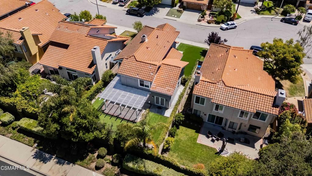 Image 22 of property listing at 493 Messina Place, Oak Park, CA 91377