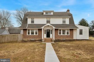 703 LINDALE AVE, Drexel Hill, PA 19026