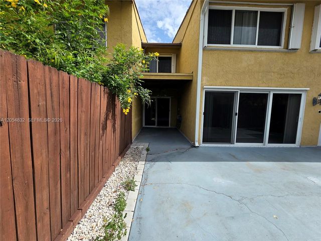 15460 SW 82nd Lane 403, Miami, FL 33193