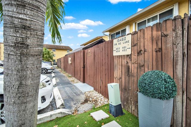 15460 SW 82nd Lane 403, Miami, FL 33193