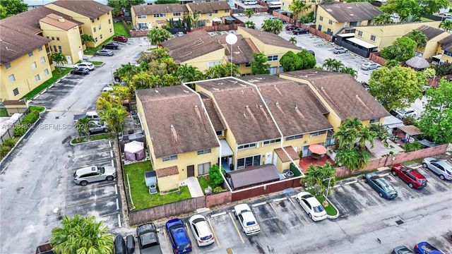 15460 SW 82nd Lane 403, Miami, FL 33193