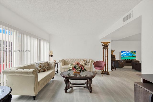 15460 SW 82nd Lane 403, Miami, FL 33193