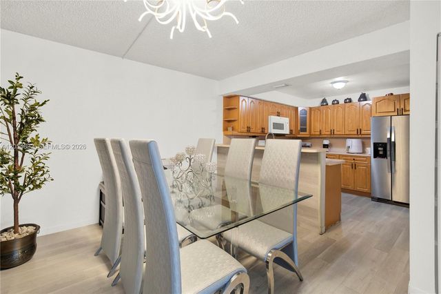 15460 SW 82nd Lane 403, Miami, FL 33193